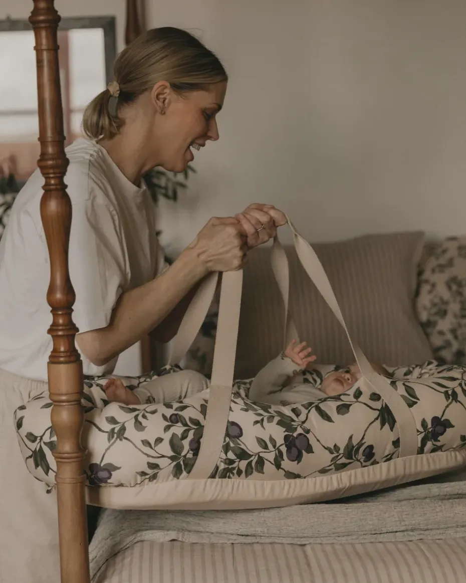 Organizador de cama acolchado satin Plum, 43x18cm