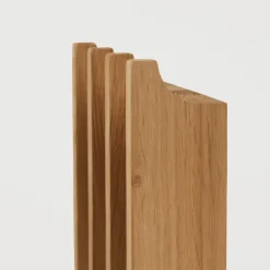 Perchero Column, Roble aceitado en tono cálido