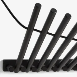 Perchero Knaegt, roble pintado de negro