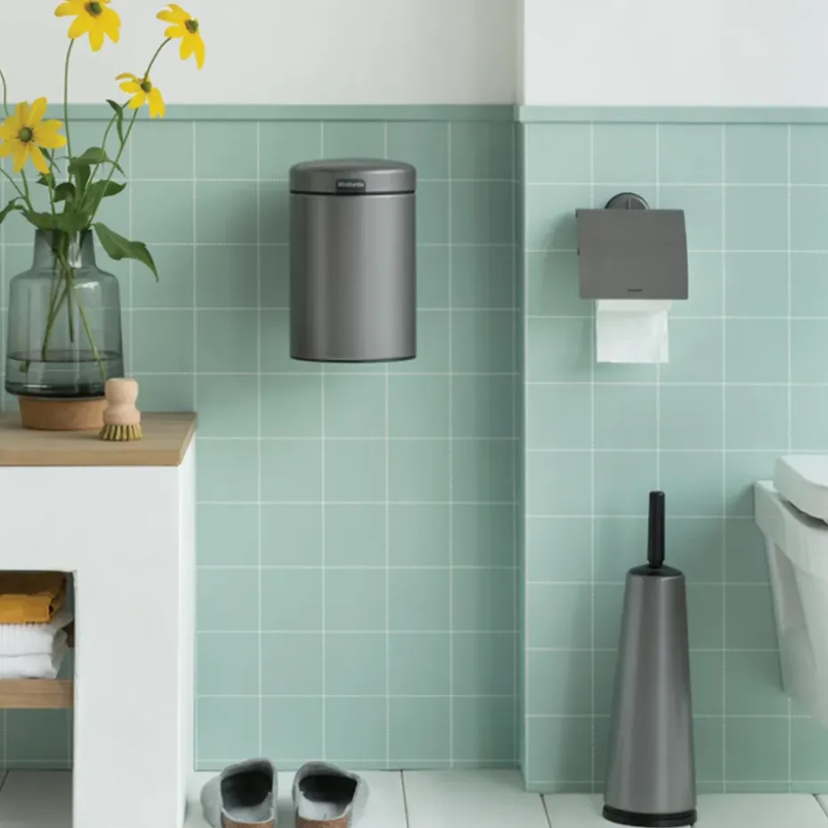 Portaescobillas de inodoro ReNew Brabantia, platino