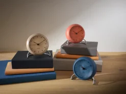 Reloj de mesa AJ City Hall, Sandy beige