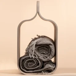 Revistero Carrier, Roble