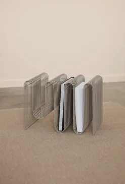 Revistero Curva, Taupe