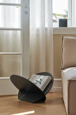 Revistero Silia, Fresno negro