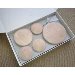 Set de 5 colgadores de pared The Dots, roble