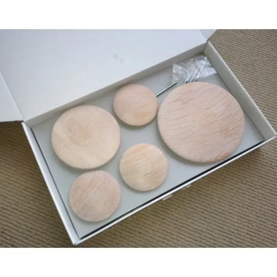 Set de 5 colgadores de pared The Dots, roble