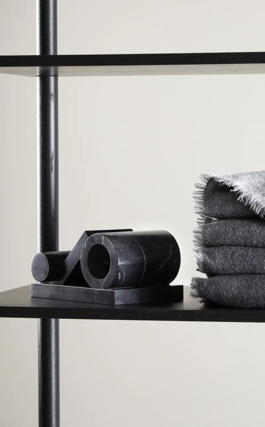 Sujetalibros Booknd mármol, Negro