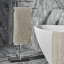 Toallero de pie Menoto, Acero pulido