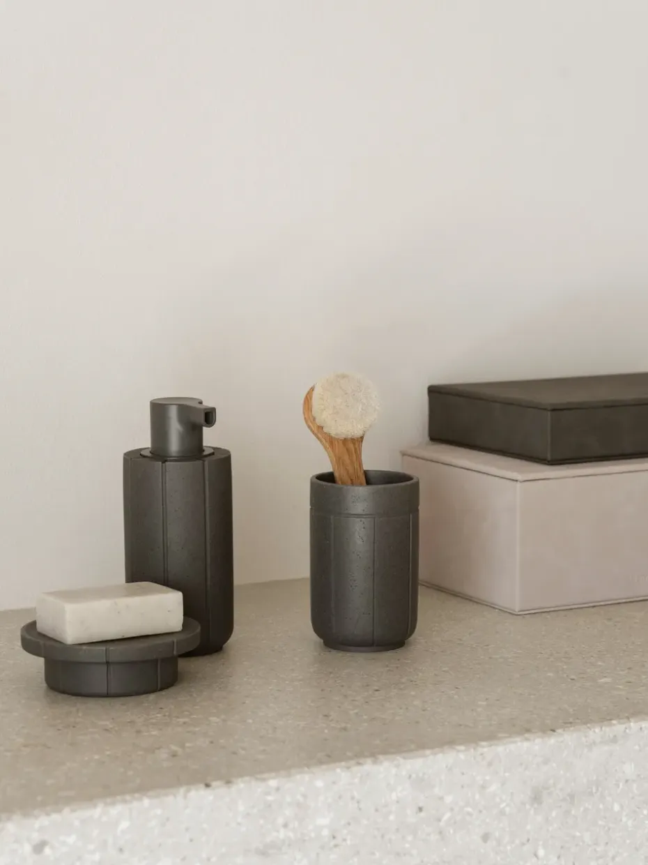 Vaso para cepillos de dientes Kua, Cedar Wood, Ø7 × 11 cm