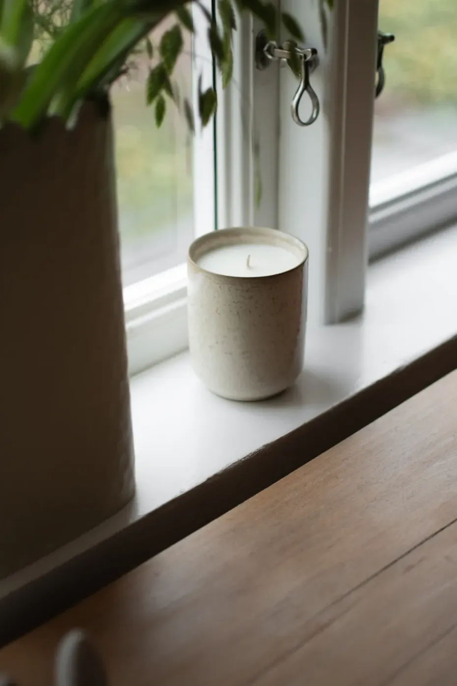 Vela aromática Burn 60 h, Shiny creme