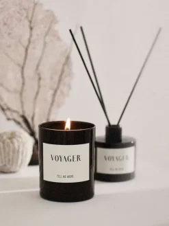Vela aromática Tell Me More 48 h, Voyager