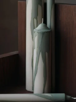 Vela cilíndrica Dryp, Verde Té, 30 cm