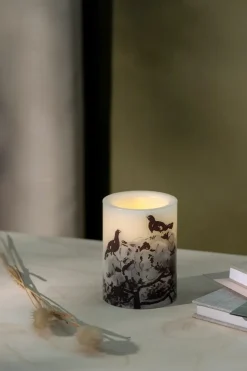 Vela LED Teemu Järvi x Muurla Ø7,5x10 cm, Winter Carpercaillie