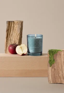 Vela perfumada con tapa Øy, 200 g